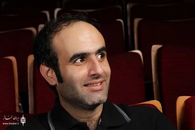مرتضی شاه کرم هنرمند خوزستانی و کارگردان نمایش «نوبت یعنی بعدی» :

جشنواره فجر امسال از پربارترین دوره‌ها است