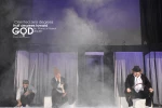 نمایش «گرای صفر درجه، نیم درجه به سمت خدا» 
عکس: داریوش نیک محمدی