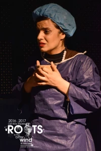نمایش «ریشه های وارونه در باد تلخ میشوند» - کارگردان: وحید فقیهی - عکس: داریوش نیک محمدی
 2