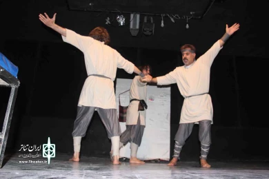 نمایش «هنبوری»-کارگردان: عبدالحسین رسته‌خاک-تالار نیایش شوش دانیال