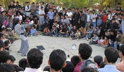 مدیر بخش نمایش های خیابانی نمایشگاه دستاوردهای هفته دولت استان خوزستان

چهار نمایش خیابانی در نمایشگاه دستاوردهای هفته دولت اجرا خواهند شد