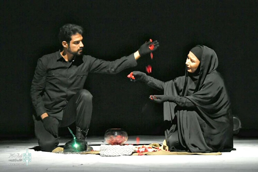 نمایش «حسینیه ارث پدرم» در بندرماهشهر روی صحنه است 2