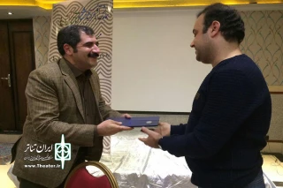 در همایش آثار برگزیده استانی سی و پنجمین جشنواره بین المللی تئاتر فجر ایران

رییس انجمن هنرهای نمایشی استان خوزستان تقدیر شد