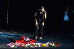 نمایش «هدیه مرموز»-طراح، بازیگر و کارگردان: یاسر خاسب- عکس: محمود ممتازان-بهبهان-تالار آفاق
