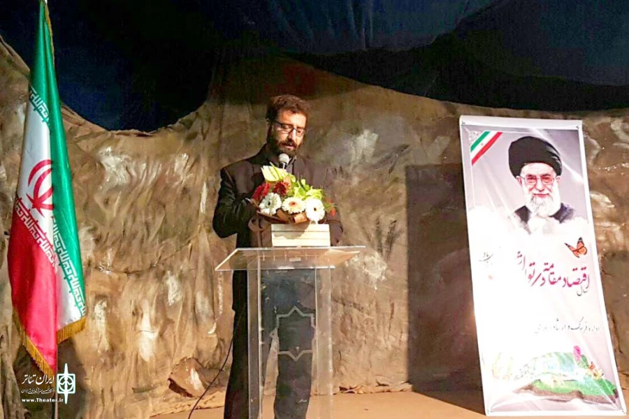 نشست صمیمی هنرمندان و اهالی فرهنگ و هنر با حاج علی عسکر ظاهری نماینده محترم شهرستانهای مسجدسلیمان ،لالی، هفتکل و اندیکا در مجلس شورای اسلامی و بزرگداشت روز جهانی تئاتر و روز ملی هنرهای نمایشی در مسجدسلیمان