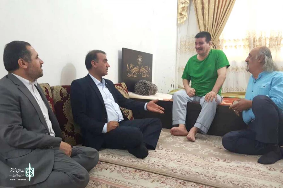 عیادت مدیرکل فرهنگ و ارشاد اسلامی از قاسم مالکی هنرمند تئاتر خوزستان 2