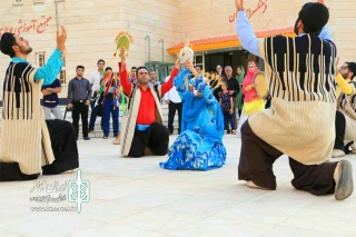 برای حضور در بخش آیینی و سنتی دوازدهمین جشنواره بین المللی تئاتر خیابانی مریوان

نمایش خیابانی «بهیگ هارونک» در مسجدسلیمان اجرا شد
