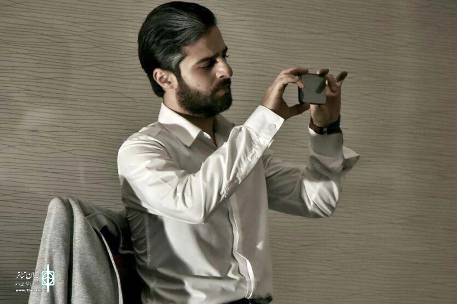 اجرای نمایش «دیر وقته ببخشید مزاحم شدم» در تالار ارشاد بهبهان 4