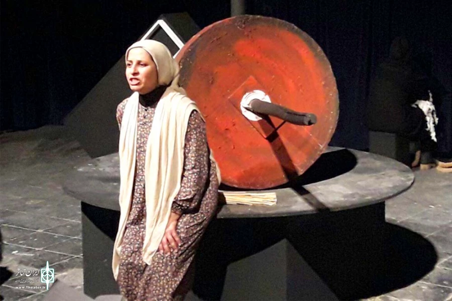 نمایش «اسب» در آغاجاری به روی صحنه رفت 3