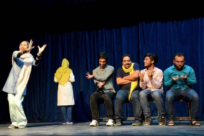 سه نمایش با یک بلیت

سه نمایش صحنه ای، خیابانی و نمایشنامه خوانی به کارگردانی رضا چوپان در تئاتر شهر آبادان در حال اجراست