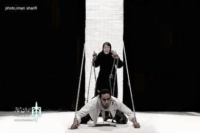 نمایش «رقص گیس ها در باد»-کارگردان: مریم طرفی-عکاس: ایمان شریفی- بیست و نهمین جشنواره تئاتر استان خوزستان