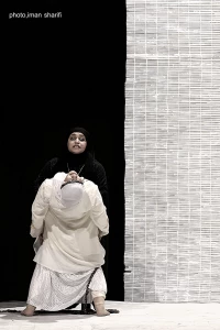 نمایش «رقص گیس ها در باد»-کارگردان: مریم طرفی-عکاس: ایمان شریفی- بیست و نهمین جشنواره تئاتر استان خوزستان