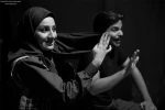 نمایش «زیر باران از تو می خوانم»-کارگردان:حسین قنوات امانی-عکاسان:داریوش قنبرنسب-علی مکی-تماشاخانه چهارسو بهبهان-شهریورماه 1396