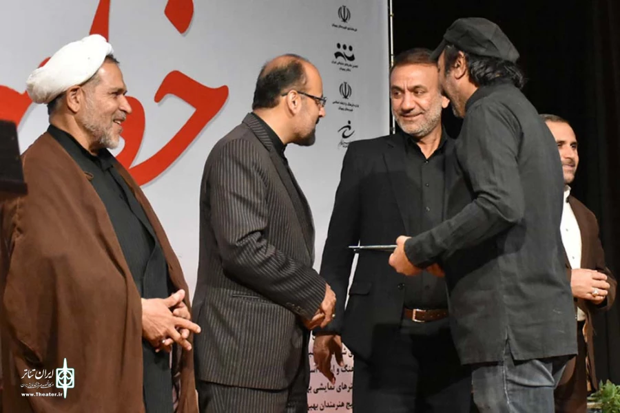 آئین اختتامیه دومین همایش نمایشنامه خوانی «خط سرخ» در بهبهان-عکاس: محمد حاجی زاده- محمد آموزگاران-شنبه یکم مهرماه 96-تالار آفاق بهبهان