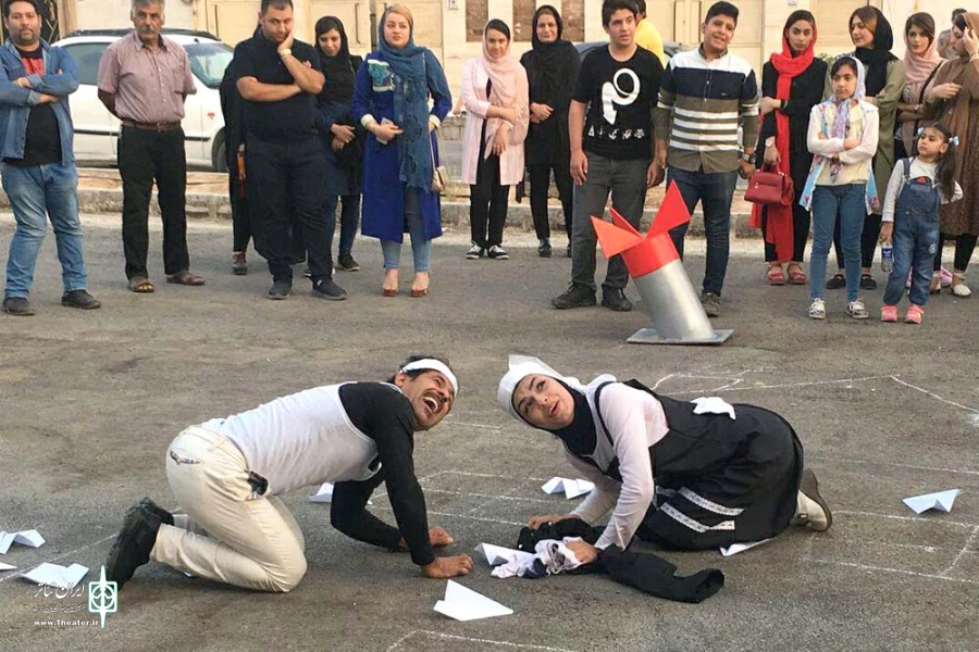 نمایش خیابانی فُنیکس-نویسنده و کارگردان: مرنضی مینی پور- امیدیه-آبانماه 1396