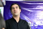 آئین رونمایی از نمایشنامه «پرسه در لابه لای فریم های به هم چسبیده ی روی تایم لاین» در اهواز
