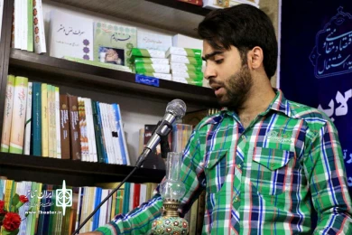 آئین رونمایی از نمایشنامه «پرسه در لابه لای فریم های به هم چسبیده ی روی تایم لاین» در اهواز