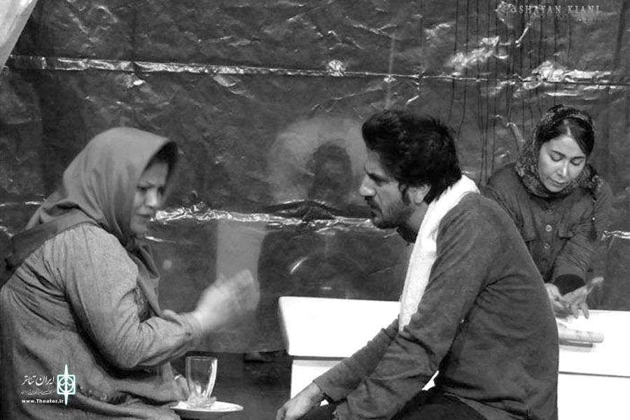 اجرای پنج نمایش صحنه ای و خیابانی در روز اول جشنواره ملی تئاتر لاله های سرخ 2