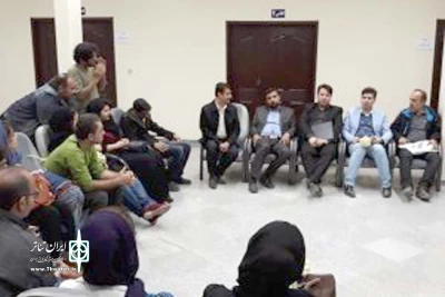 نشست مشاور هنری استاندار خوزستان با جمعی از هنرمندان تئاتر بهبهان برگزار شد