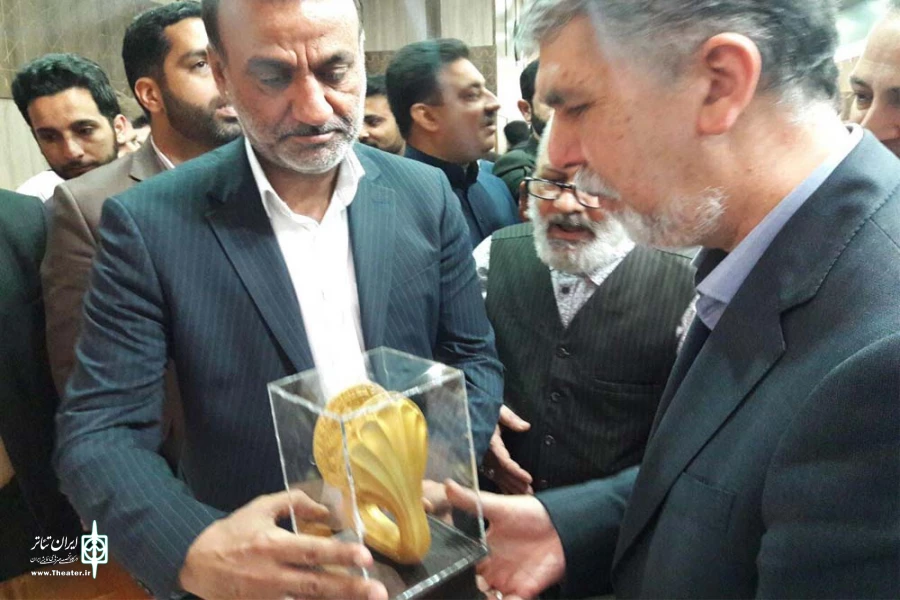 پوستر سمینار ملی «ظرفیت های نمایشی جام زندگی» توسط وزیر فرهنگ و ارشاد اسلامی رونمایی شد 3