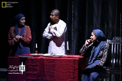 گزارش تصویری نمایش «مطبخ خانه» - نویسنده و کارگردان: فهیمه مدحتی - عکس: فرید مصباح - پلاتو خانه فرهنگ بهبهان - مردادماه 1397
