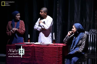 با حضور سرپرست اداره فرهنگ و ارشاد اسلامی بهبهان و نایب رئیس انجمن هنرهای نمایشی خوزستان؛

آیین اختتامیه نمایش «مطبخ خانه» در شهرستان بهبهان برگزار شد