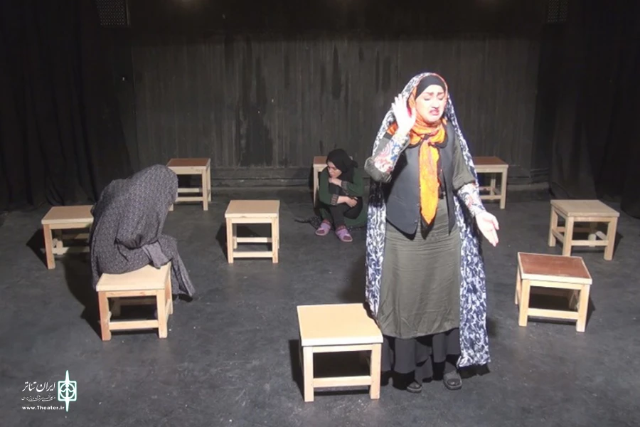 نمایش «زنی که مردش را گم کرد» در مجتمع فرهنگی سینمایی دزفول به روی صحنه رفت 3