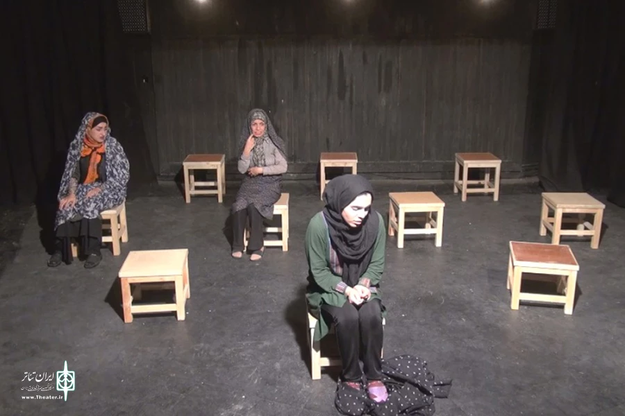 نمایش «زنی که مردش را گم کرد» در مجتمع فرهنگی سینمایی دزفول به روی صحنه رفت 4