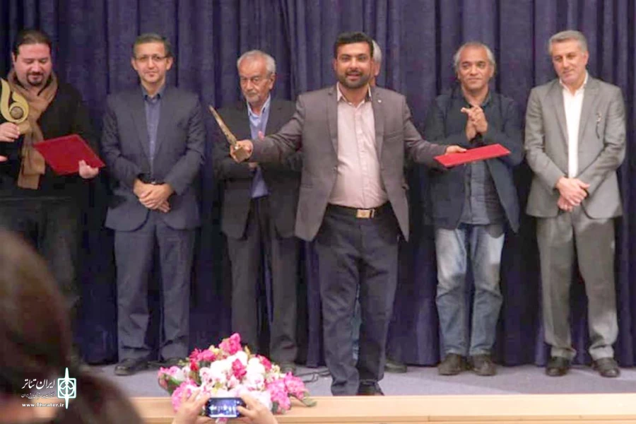 درخشش نمایش «زخم فراموشی» در جشنواره ملی هنرهای نمایشی آیات استان فارس 2