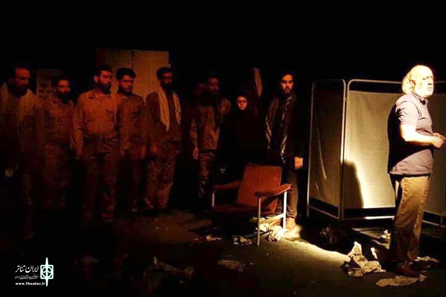 نسل جدید را با هنر تئاتر می توان با مقوله ی دفاع مقدس آشنا کرد 4