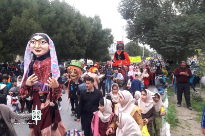 در آیین افتتاح سومین جشنواره نمایش های آئینی سنتی نرگس ارغون

شادپیمایی بزرگ عروسک‌ها  در بهبهان برگزار شد