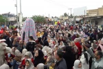 شادپیمایی بزرگ عروسک ها در آئین افتتاح سومین جشنواره نمایش های آئینی سنتی نرگس ارغون در بهبهان 4