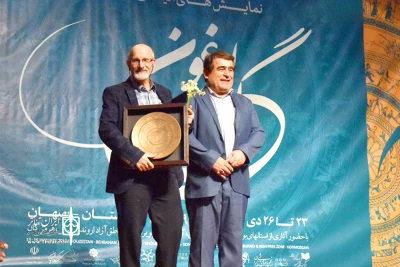 در آیین اختتامیه سومین جشنواره نمایش های آئینی سنتی نرگس ارغون انجام شد

تجلیل از داود فتحعلی بیگی آقای نمایش ایرانی