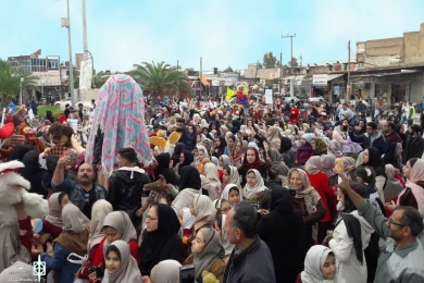 شادپیمایی افتتاحیه سومین جشنواره منطقه ای نمایش های آئینی سنتی نرگس ارغون بهبهان - عکس: داریوش قنبرنسب - 23 دبماه 97