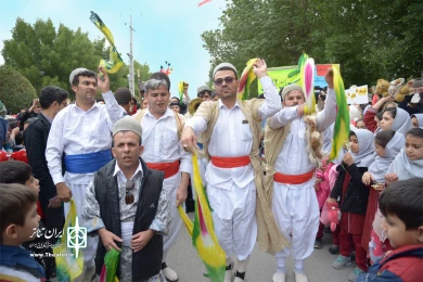 شادپیمایی افتتاحیه سومین جشنواره منطقه ای نمایش های آئینی سنتی نرگس ارغون بهبهان - عکس: داریوش قنبرنسب - 23 دبماه 97
