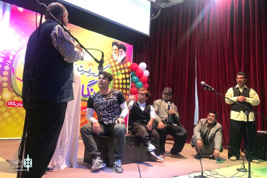 جنگ شادی «بنگاه شادمانی 3 » در تالار معلم بهبهان به روی صحنه رفت 3