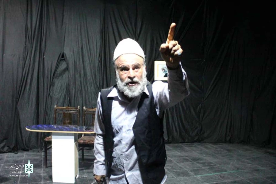 نمایش شاد «منجلی به فرنگ می رود» در شوش به روی صحنه رفت 3