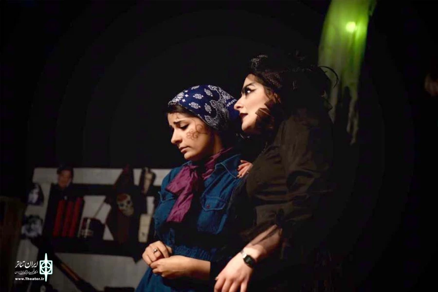 گزارش تصویری نمایش «کسب و کار عجیب خانواده تواچ» به کارگردانی ندا عزیزیه - تالار شهر اهواز - عکس: اعظم خسروی - اسفندماه 1397