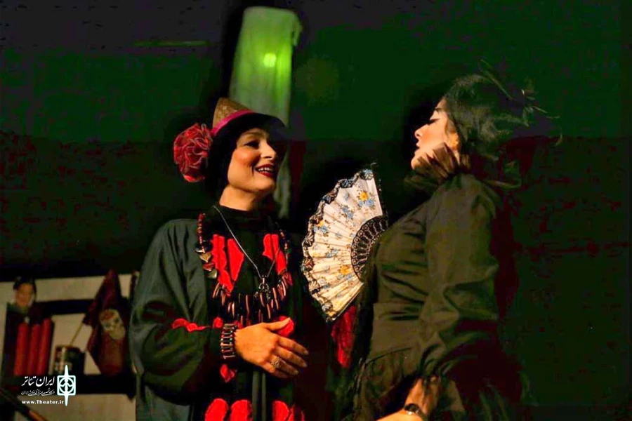 گزارش تصویری نمایش «کسب و کار عجیب خانواده تواچ» به کارگردانی ندا عزیزیه - تالار شهر اهواز - عکس: اعظم خسروی - اسفندماه 1397