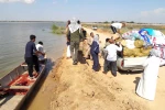 حضور کاروان مهر تئاتر خوزستان در مناطق سیل زده سوسنگرد 2