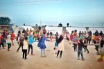 اجرای گروه های نمایشی خوزستان در کمپ های اسکان سیل زدگان خوزستان 5