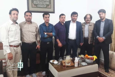 جمعی از هنرمندان تئاتر به همراه رئیس اداره فرهنگ و ارشاد اسلامی شهرستان

از هنرمند طنزپرداز تئاتر شوشتر عیادت کردند