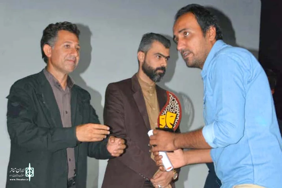 جشن نکوداشت روز ملی هنرهای نمایشی و روز جهانی تئاتر در سوسنگرد برگزار شد 4