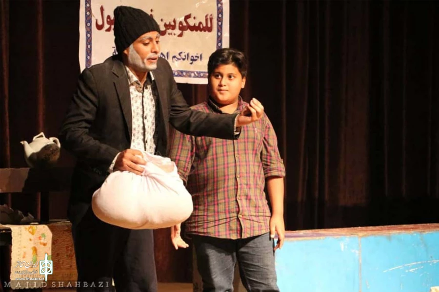 گزارش تصویری نمایش «خمیس جنتلمن»-کارگردان: ابراهیم حبیبی-عکس: مجید شهبازی-تیرماه 98-تالار ملافاضل سکرانی شادگان