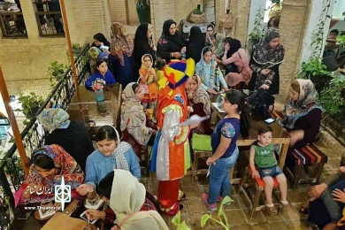 شادپیمایی و قصه گویی عروسکها در روز دختر توسط گروه تئاتر ترنج شوشتر-خانه تاریخی مقدم- تیرماه 1398