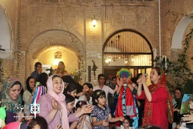 شادپیمایی و قصه گویی عروسکها در روز دختر توسط گروه تئاتر ترنج شوشتر-خانه تاریخی مقدم- تیرماه 1398