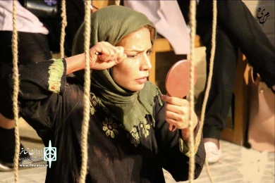 نمایش «من یک مده آ هستم» - کارگردان: سوسن بشیرذرتی- عکس: سمیه مقدم - مهرماه 98 - دزفول