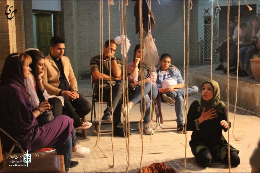 نمایش «من یک مده آ هستم» - کارگردان: سوسن بشیرذرتی- عکس: سمیه مقدم - مهرماه 98 - دزفول