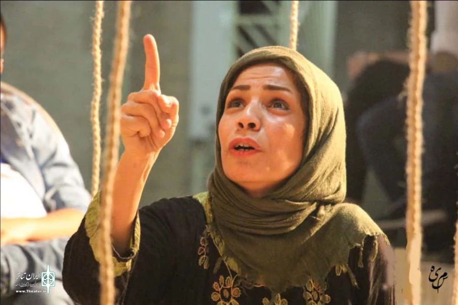 نمایش «من یک مده آ هستم» - کارگردان: سوسن بشیرذرتی- عکس: سمیه مقدم - مهرماه 98 - دزفول