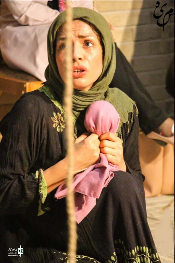 نمایش «من یک مده آ هستم» - کارگردان: سوسن بشیرذرتی- عکس: سمیه مقدم - مهرماه 98 - دزفول